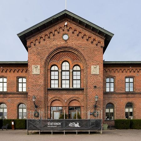 Stationen Bed & Breakfast Ystad Bagian luar foto