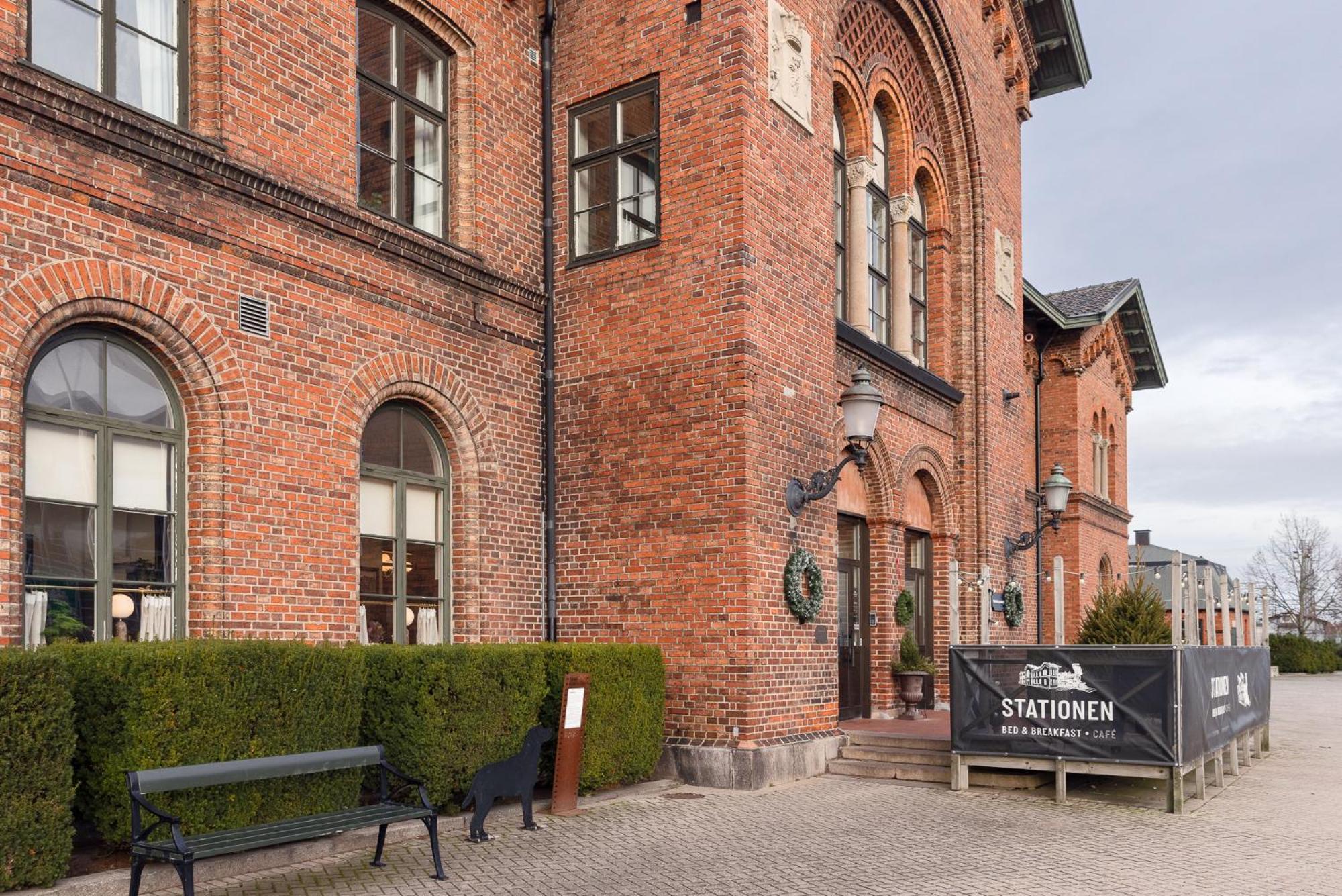 Stationen Bed & Breakfast Ystad Bagian luar foto
