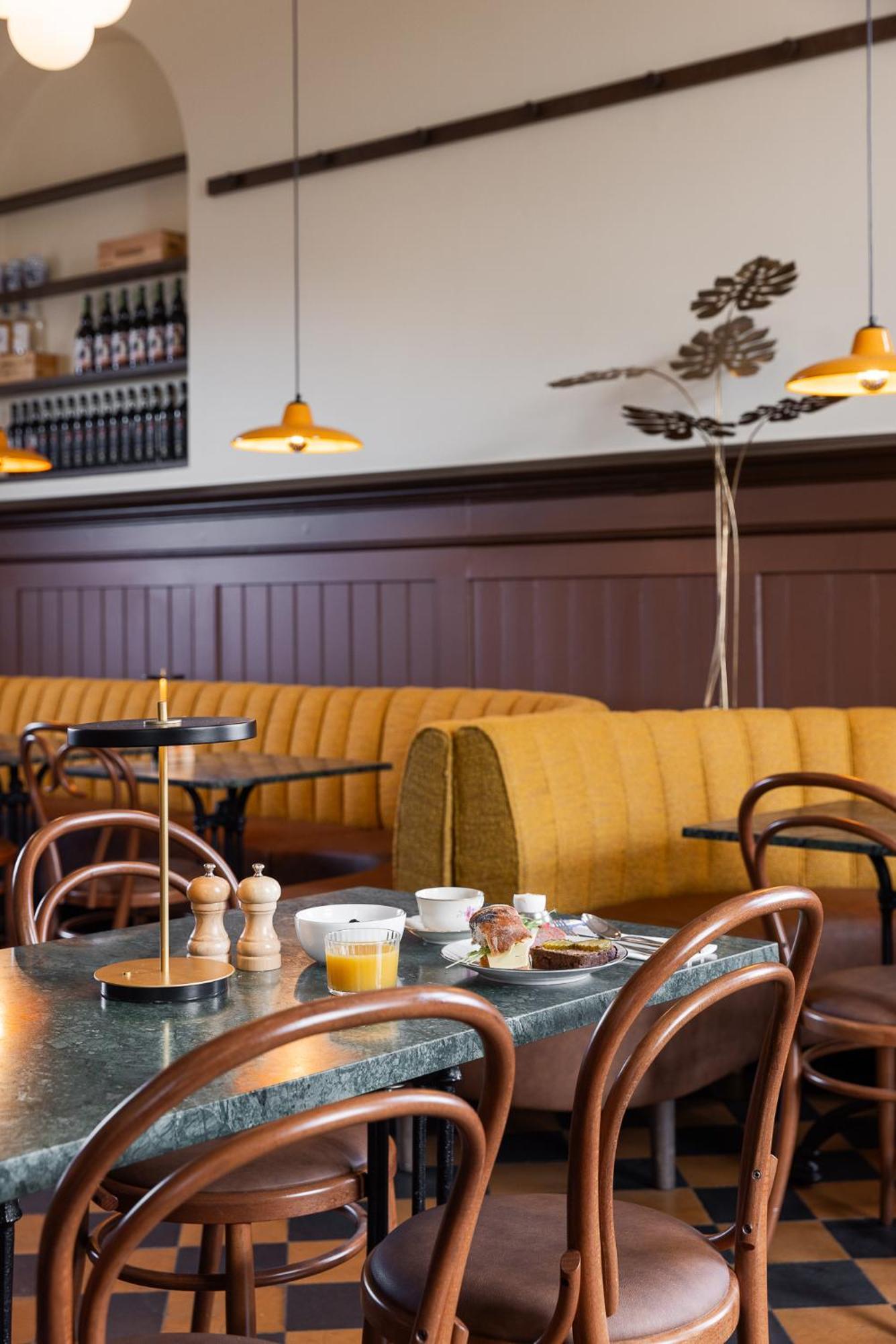 Stationen Bed & Breakfast Ystad Bagian luar foto