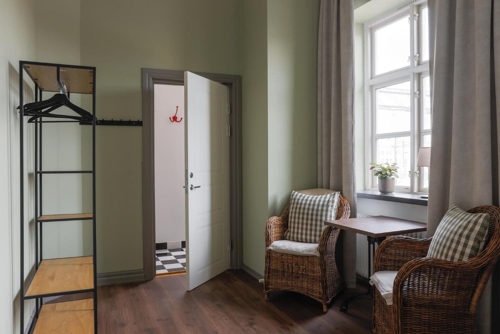 Stationen Bed & Breakfast Ystad Bagian luar foto