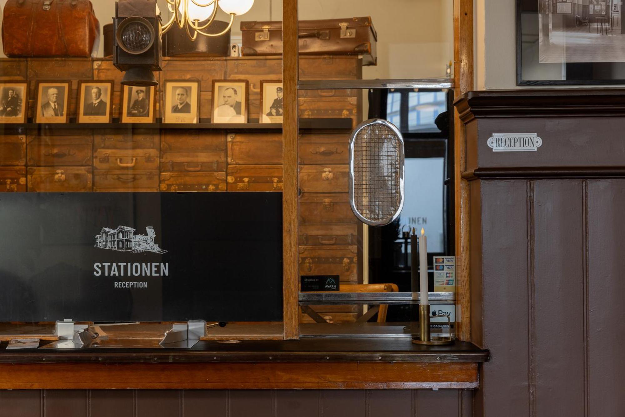 Stationen Bed & Breakfast Ystad Bagian luar foto