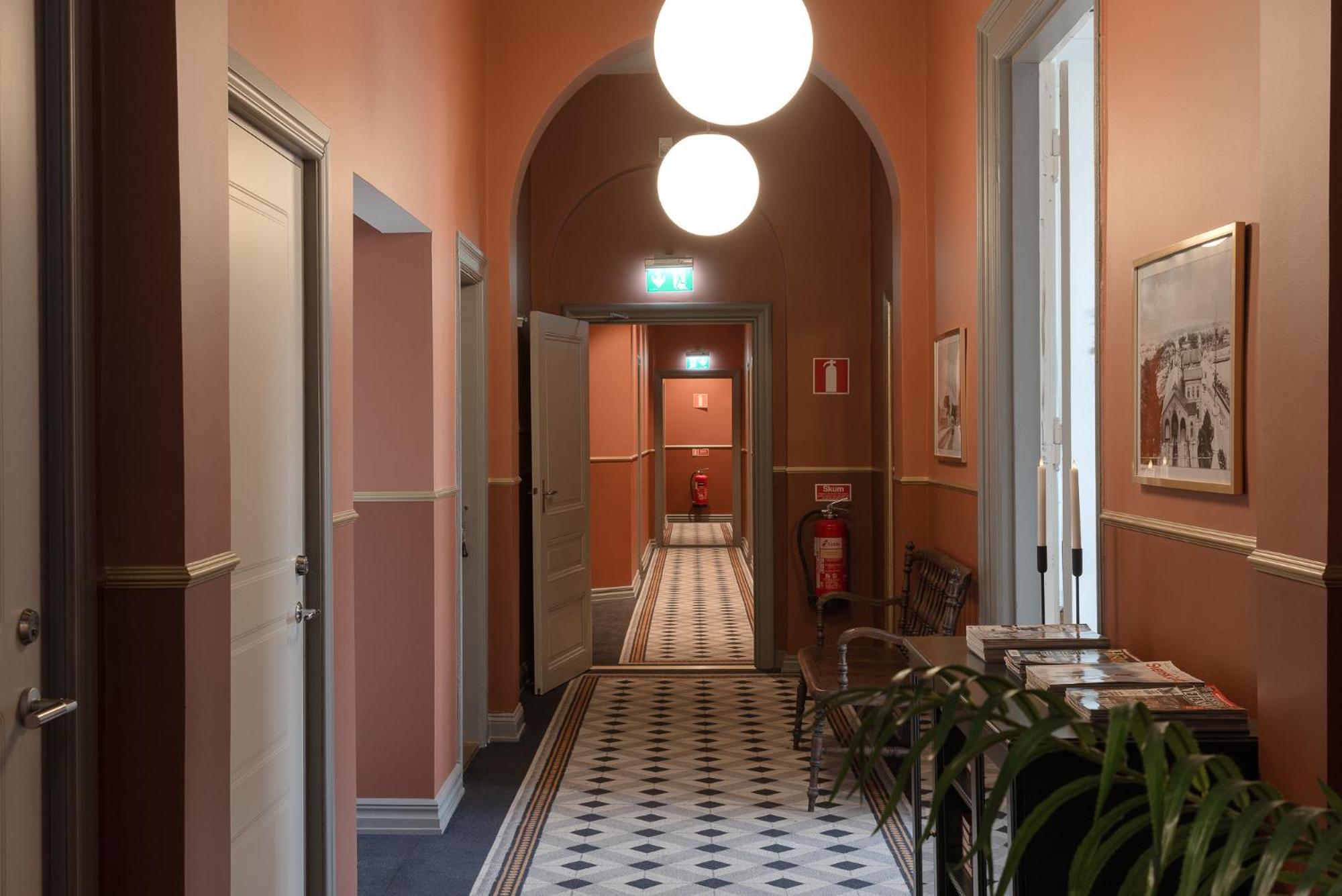Stationen Bed & Breakfast Ystad Bagian luar foto
