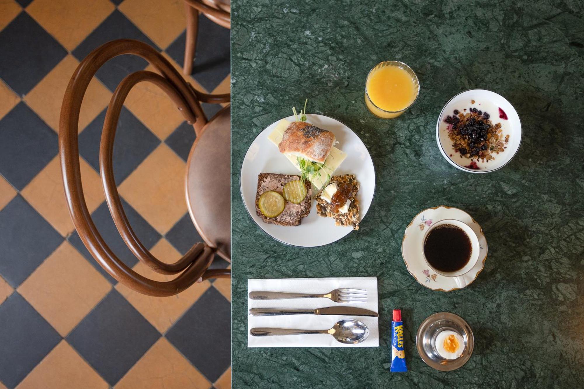 Stationen Bed & Breakfast Ystad Bagian luar foto